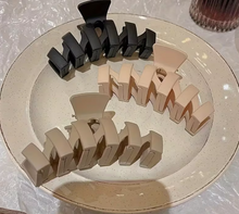 Load image into Gallery viewer, HK Online 3 WAVE HAIR CLAW CLIPS -10.1cm XL HAIR CLAWS, Matte BLACK, BROWN &amp; TAUPE, Up Do HAIR Clips, Large CLAW CLIPS